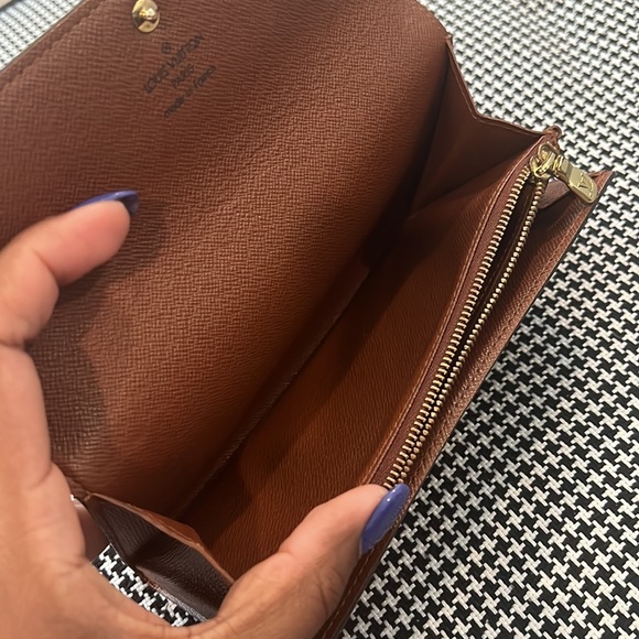 SOLD Louis Vuitton - Monogram Sarah Wallet - Picture 6 of 9